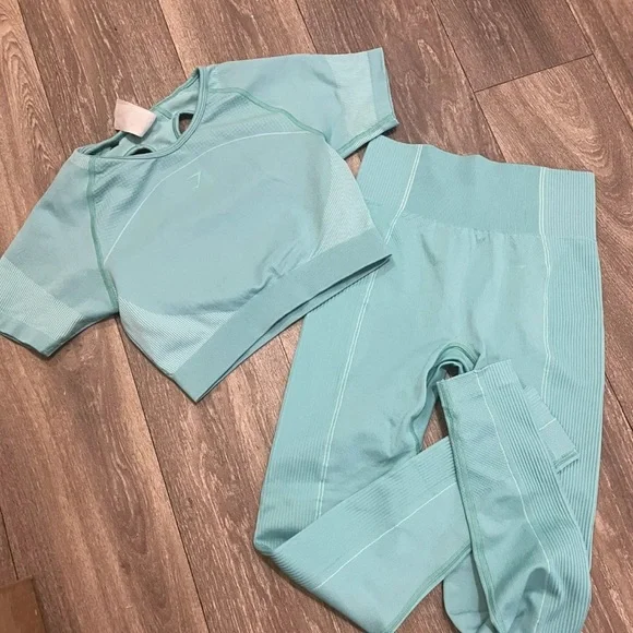 Gymshark Set - Picture 1 of 1